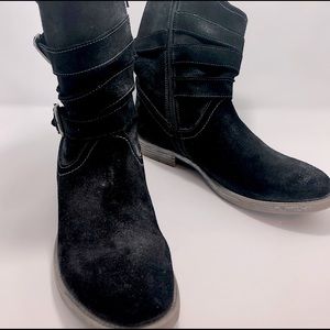 Black distressed Roan by Bed Stu Ankle Boots Sz 10
